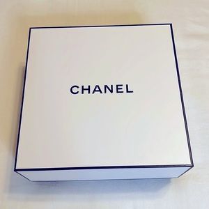 🖤 Authentic CHANEL Medium Empty Gift Box Container 8.5"x8.5"x3.75"